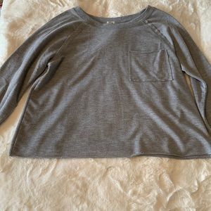 Long sleeve grey shirt with pocket